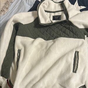 Abercrombie & Fitch Cream and Olive Quilted Pullover